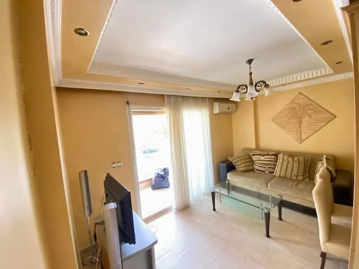 Ladys Beach 1 App 2 Slp Met Zwembad Kuşadası 0*,